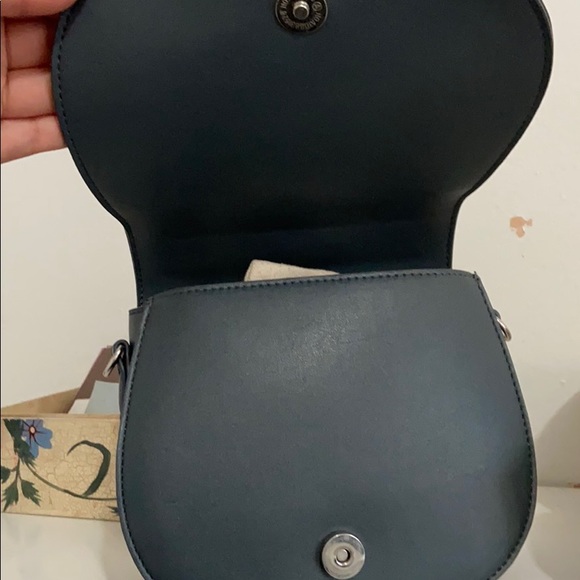 Handbag - Picture 2 of 3